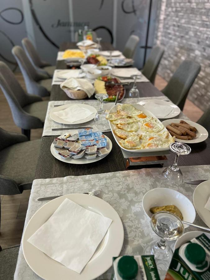 Maestro - Rooms & Restaurant Вуковар Экстерьер фото